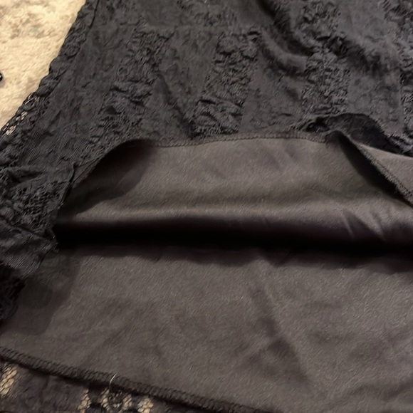 b.i.y.a.y.c.d.a. Black Ruched 3/4 Sleeve Lace and Sequined Blouse - Picture 12 of 13